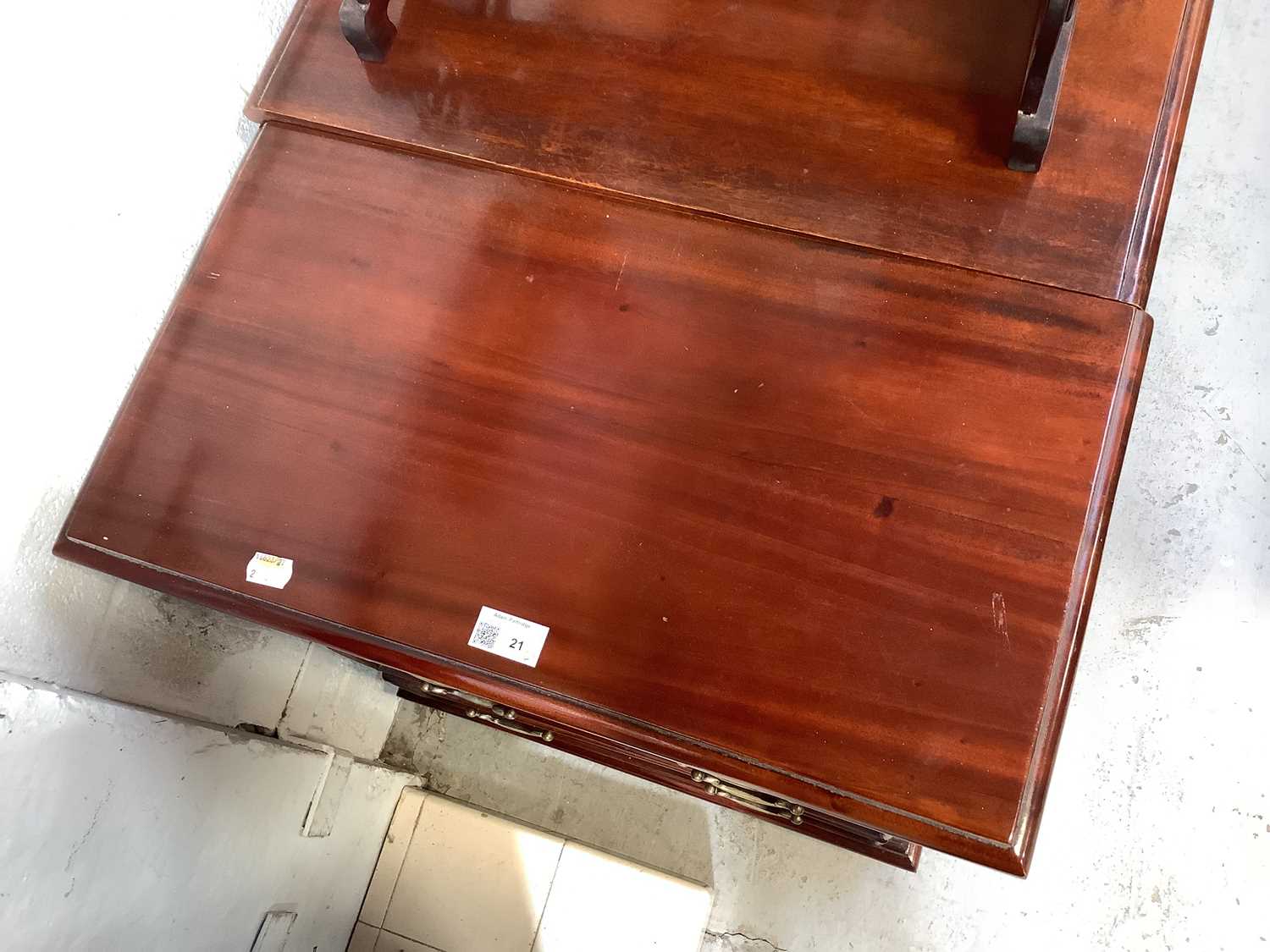 A pair of small mahogany chests of drawers of small proportions, with two short over three long - Image 2 of 4