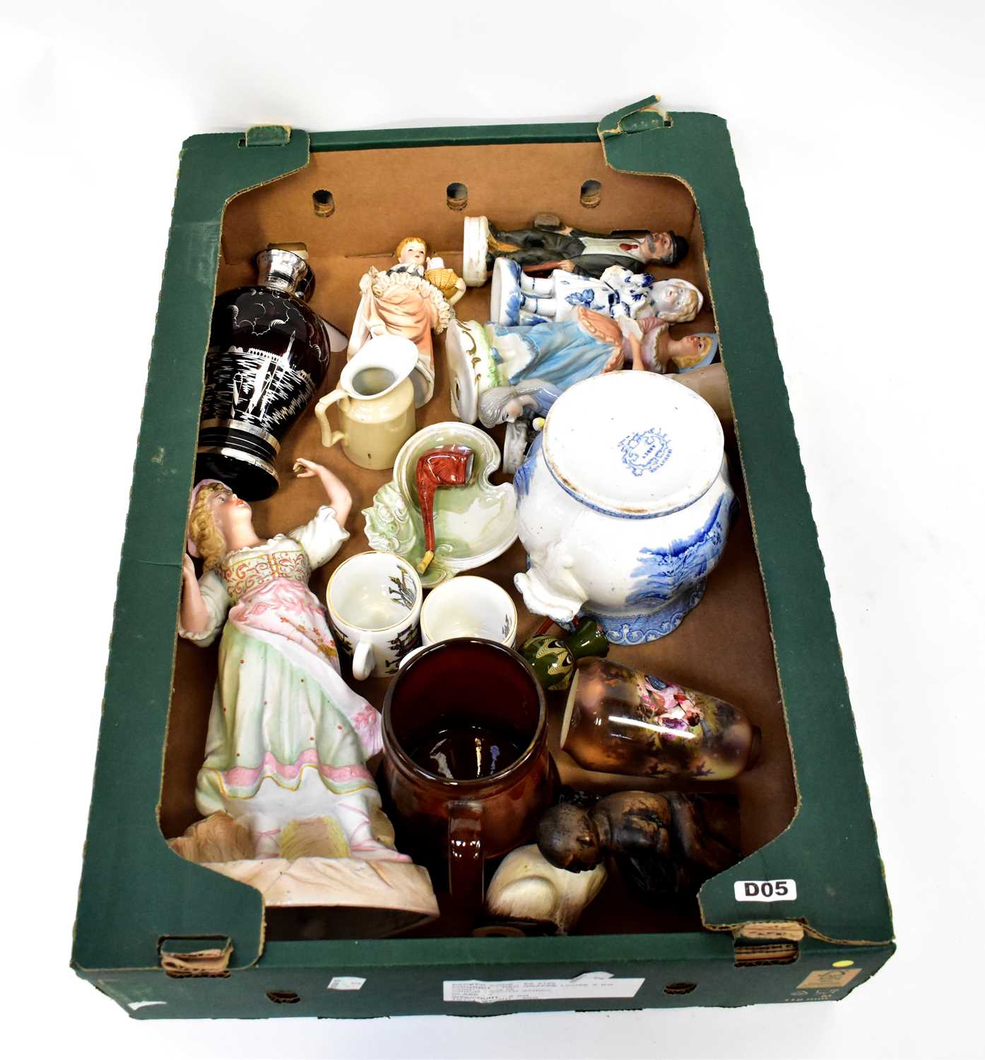 A quantity of mixed early/mid-20th century ceramics and collectibles to include figures, brass - Image 3 of 3