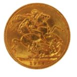 A George V 1913 sovereign, George & Dragon, London Mint.