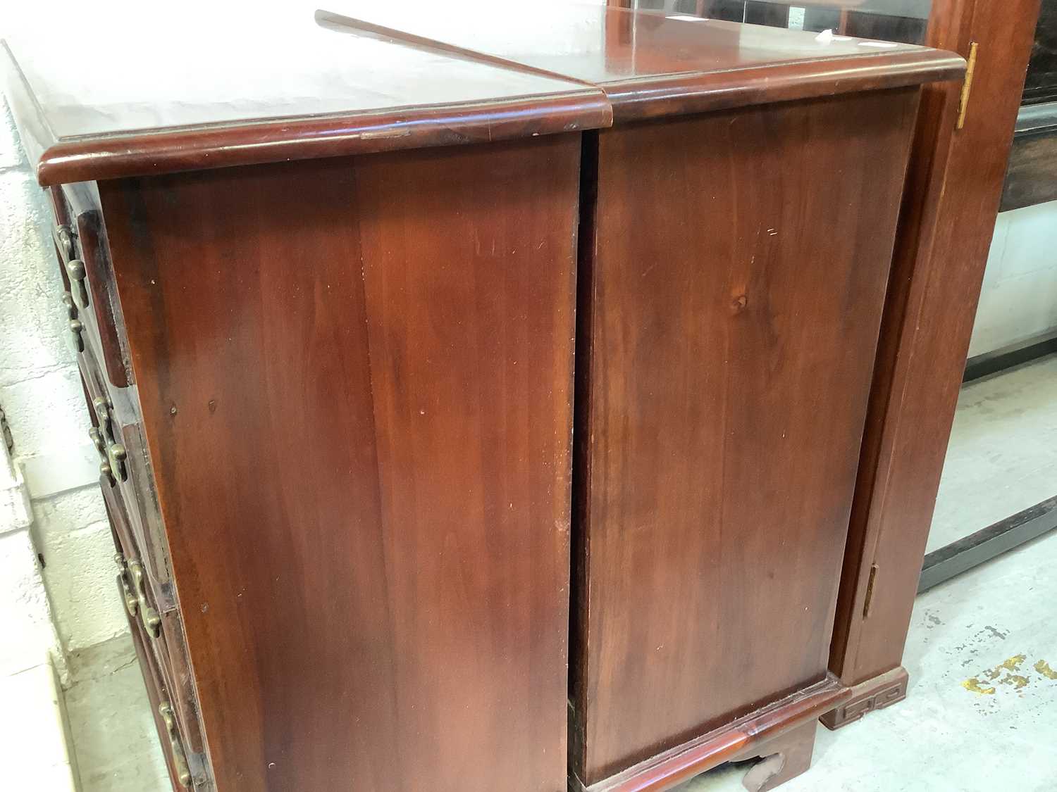 A pair of small mahogany chests of drawers of small proportions, with two short over three long - Image 4 of 4