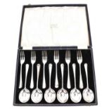 Various mixed cutlery to include cased sets and loose.