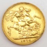 A Victorian sovereign 1876, George and Dragon, young head, London Mint. Condition Report: 7.94g