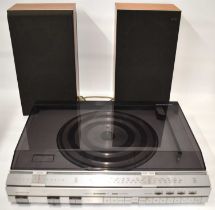 BANG & OLUFSEN; a Beocenter 2800 record player and a pair of Beovox S30 speakers (3). Condition