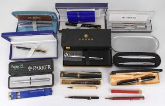 A quantity of various vintage fountain pens, ballpoint pens, mechanical pencils and lead, to include