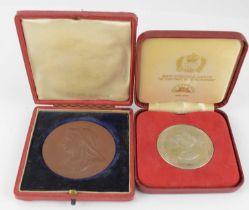 A Queen Victoria Diamond Jubilee 1837-1897 bronze medallion, diameter 5.5cm, in presentation case,