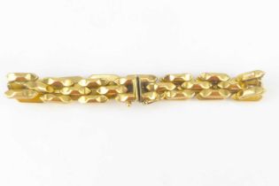 A 9ct gold square link bracelet with box clasp, length 19cm, approx. 11.5g.