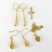 A group of 9ct gold jewellery to include two pairs of earrings, a cross pendant and a coffee bean