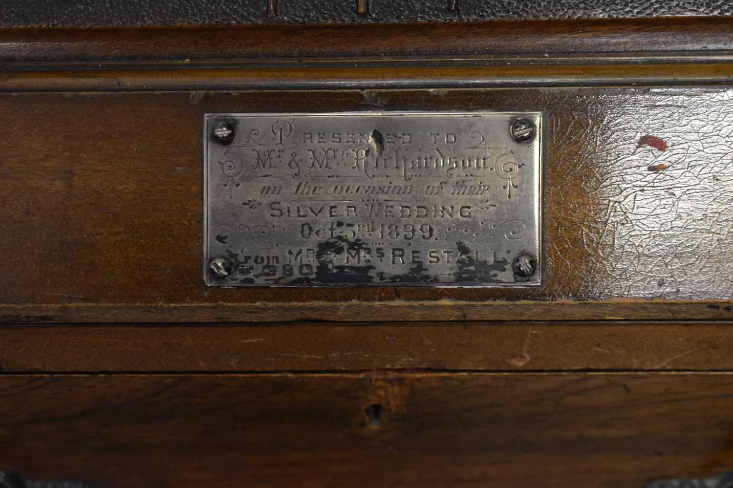 A late Victorian mahogany bureau of small size, with bevelled mirror inset to the back above fall - Image 4 of 4