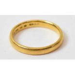 A 22ct yellow gold wedding band, size P, 4.42g,