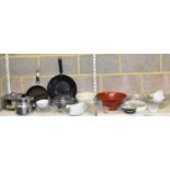 A mixed lot of kitchen ware, pans, bowls, etc.