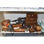 A quantity of collectors' items comprising a caved oak box, copper kettle, snuff boxes, cast iron