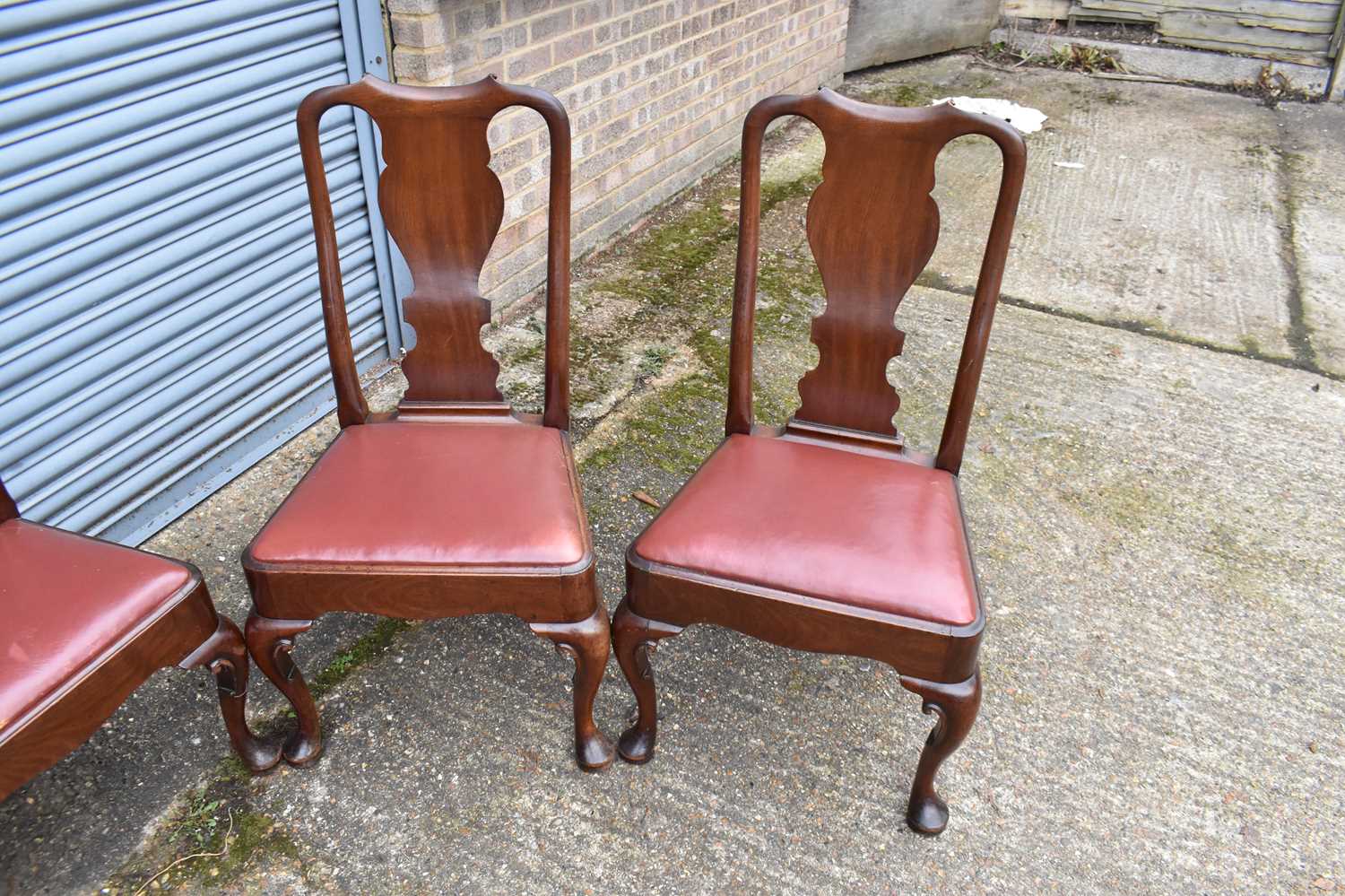 A set of six 19th century Queen Anne style mahogany dining chairs on cabriole supports. - Image 4 of 4