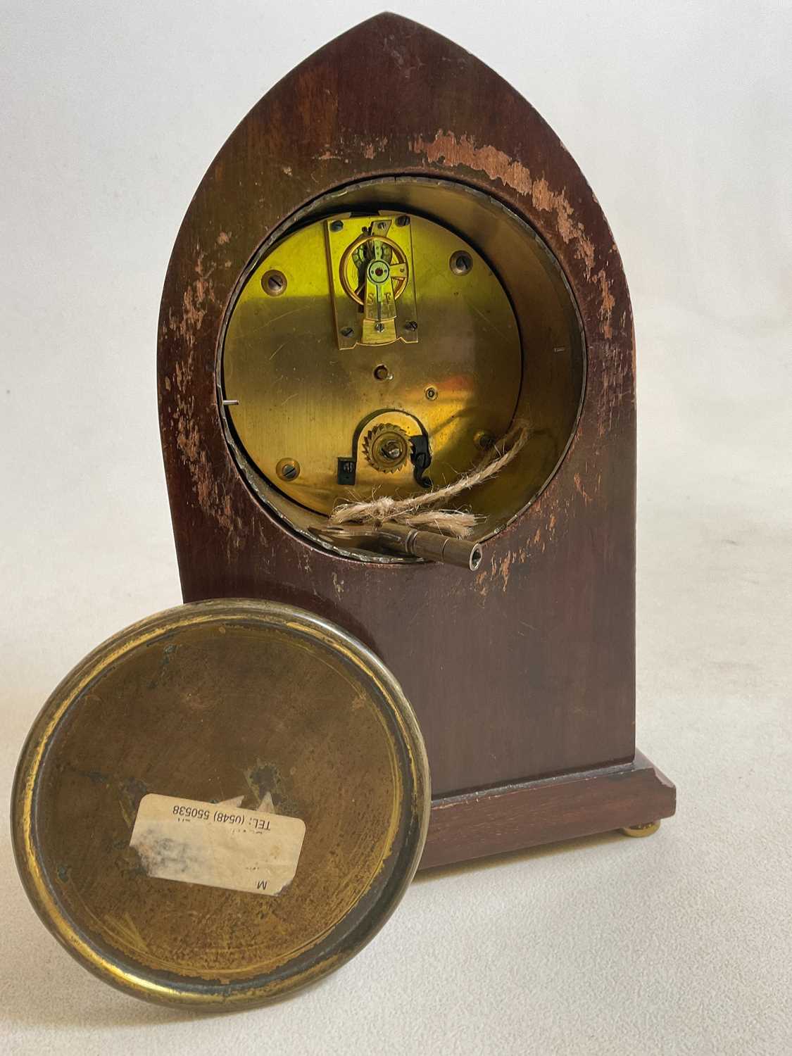 An Edwardian mahogany and inlaid lancet topped mantel timepiece with Arabic numerals to the white - Image 4 of 5