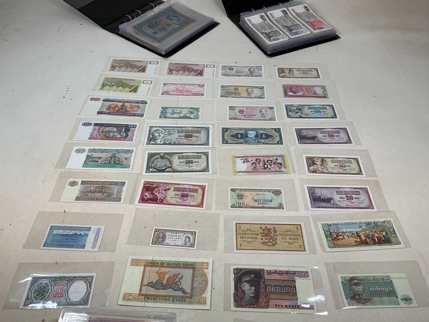 An interesting collection of world bank notes including Yugoslavia, Vietnam, Austria, Burma, - Image 2 of 9
