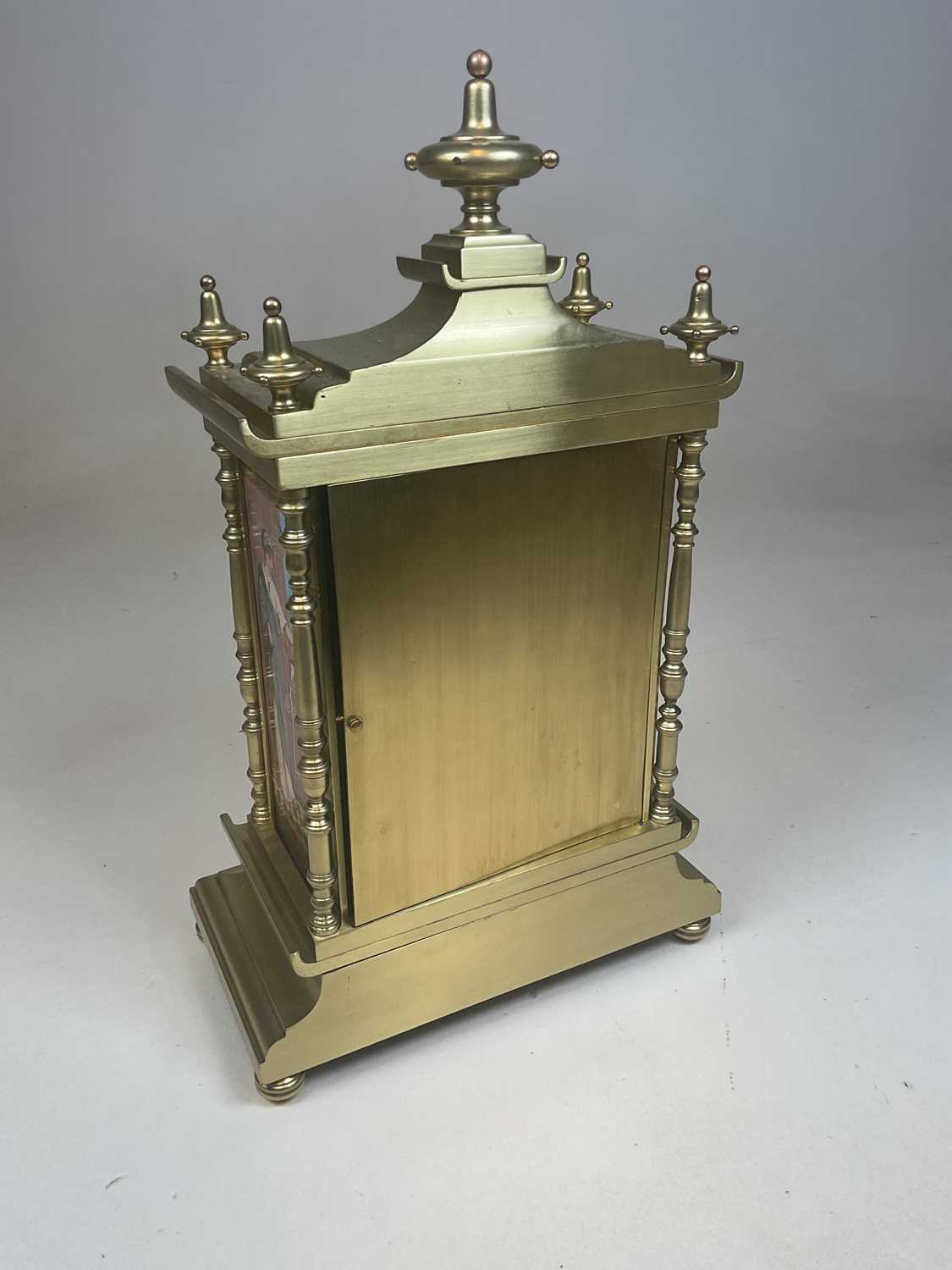 A good quality late 19th century French gilt metal and porcelain mounted eight day mantel clock, the - Image 4 of 6