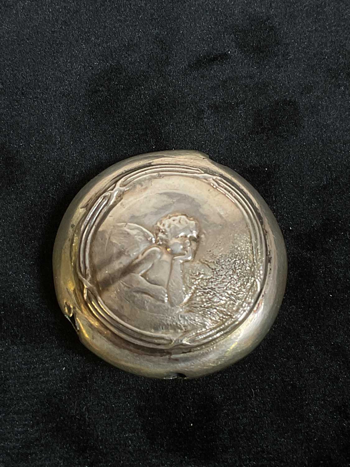 A small Continental white metal lidded pill box with engraved initials to a shaped cartouche, - Image 7 of 8