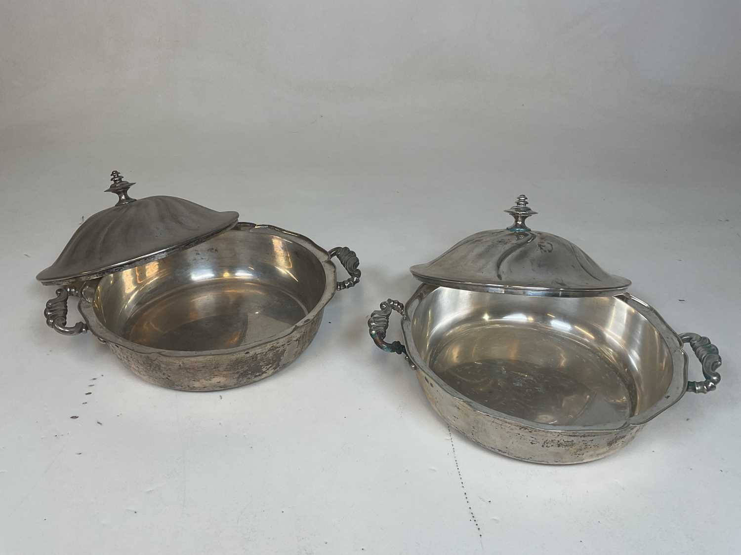 J. C. KLINKOSCH; a pair of late 19th century Austro-Hungarian silver tureens and covers of - Image 3 of 9