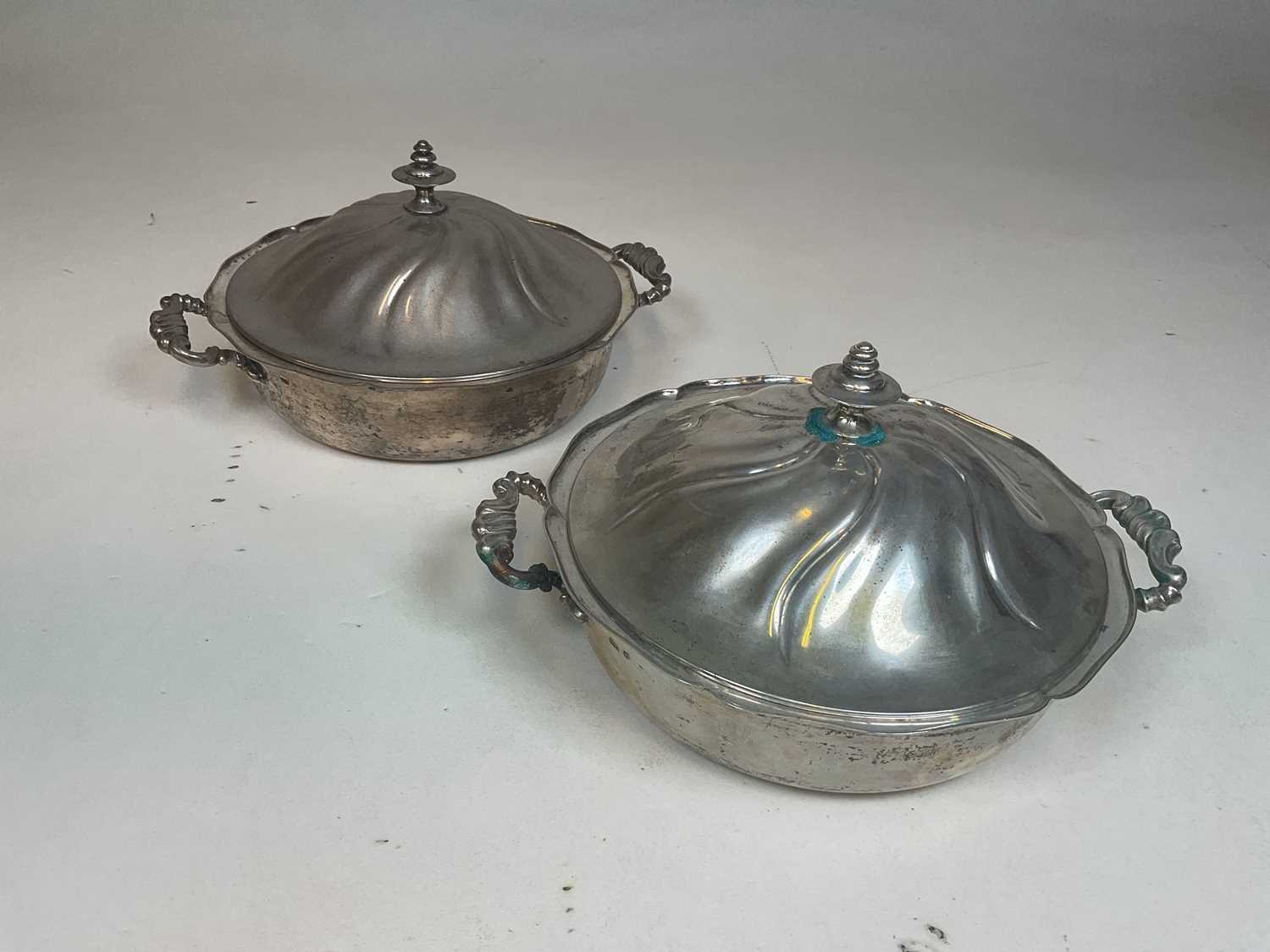 J. C. KLINKOSCH; a pair of late 19th century Austro-Hungarian silver tureens and covers of