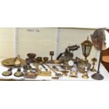 A collection of brass and other metalware, including railway style lamp, horse brasses, etc.