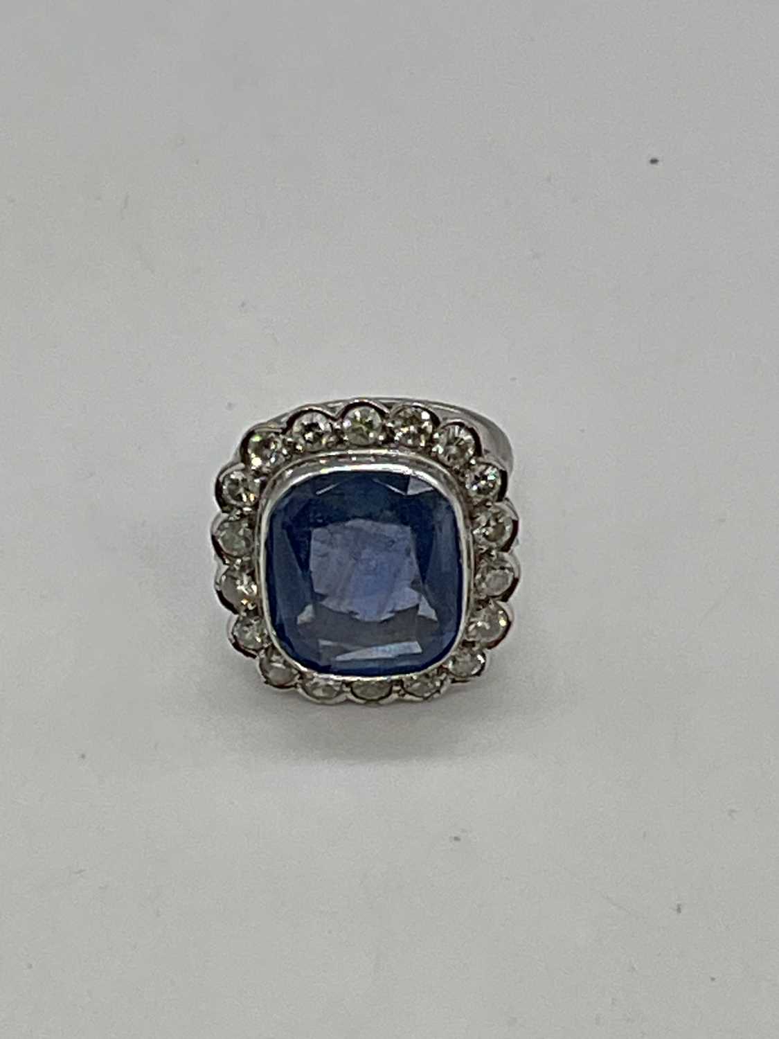 An important French 1920s Art Deco platinum cornflower blue sapphire and diamond ring, the central - Image 3 of 6