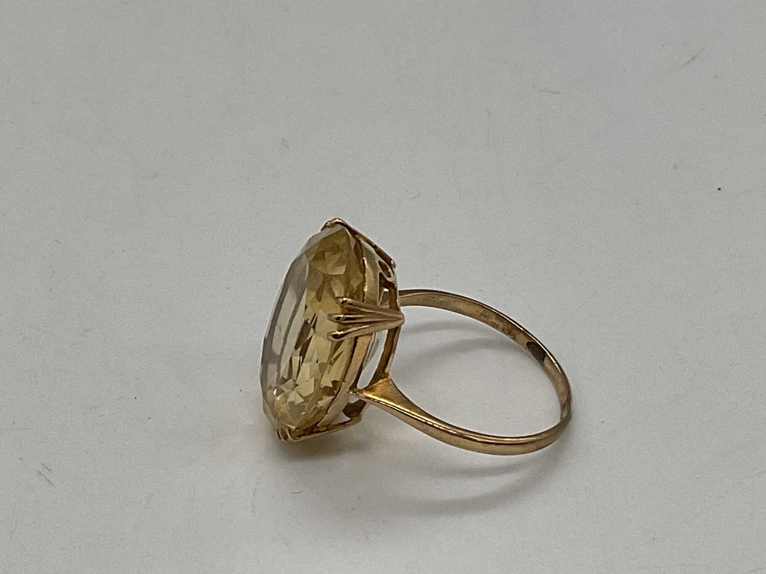 A 9ct yellow gold citrine dress ring, size L, approx. 4.28g. - Image 5 of 5