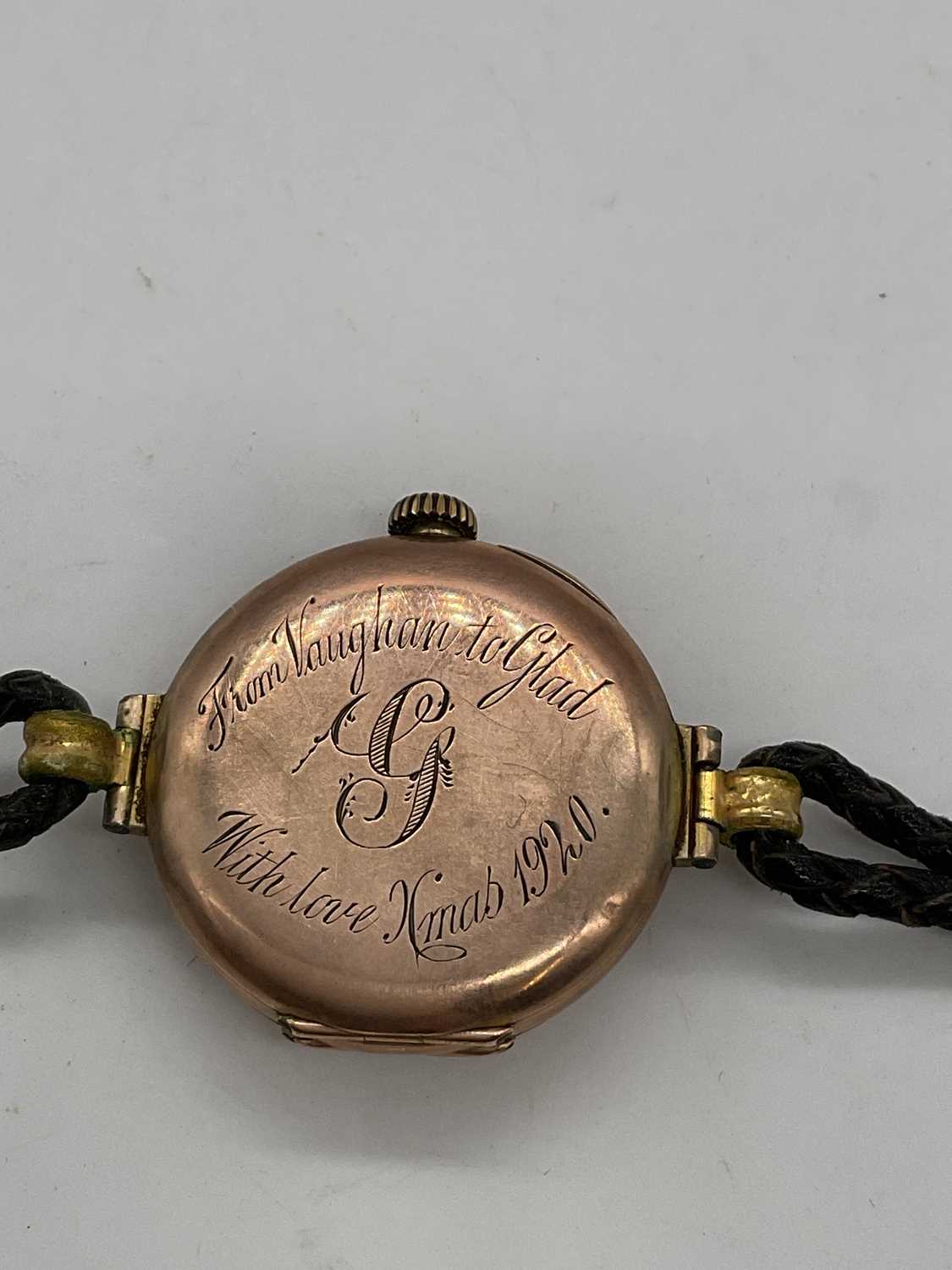 A group of yellow metal and gold jewellery, also a wristwatch with presentation inscription. - Image 4 of 4