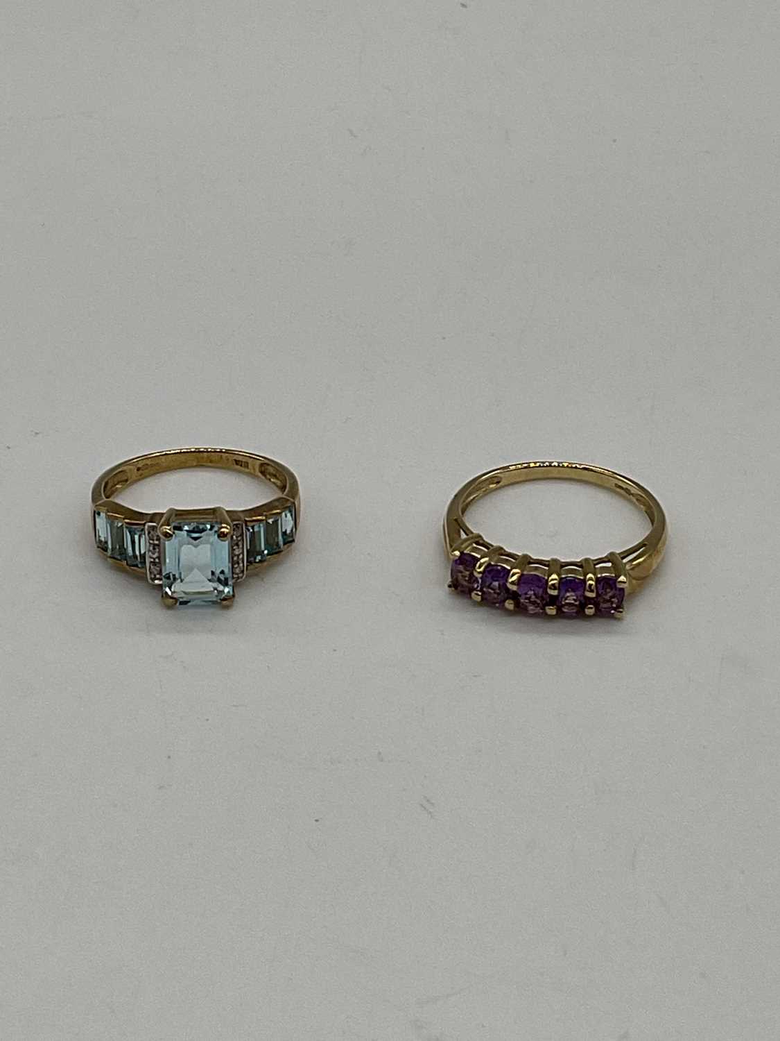 Two 9ct yellow gold dress rings, size L 1/2, and O, combined approx. 4.5g (2)