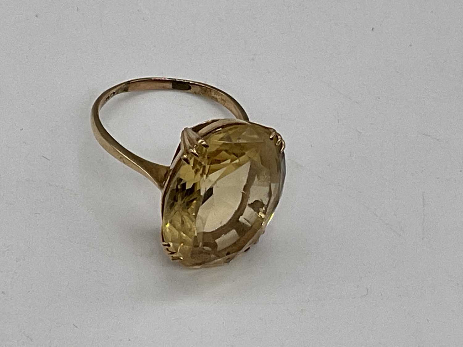 A 9ct yellow gold citrine dress ring, size L, approx. 4.28g.