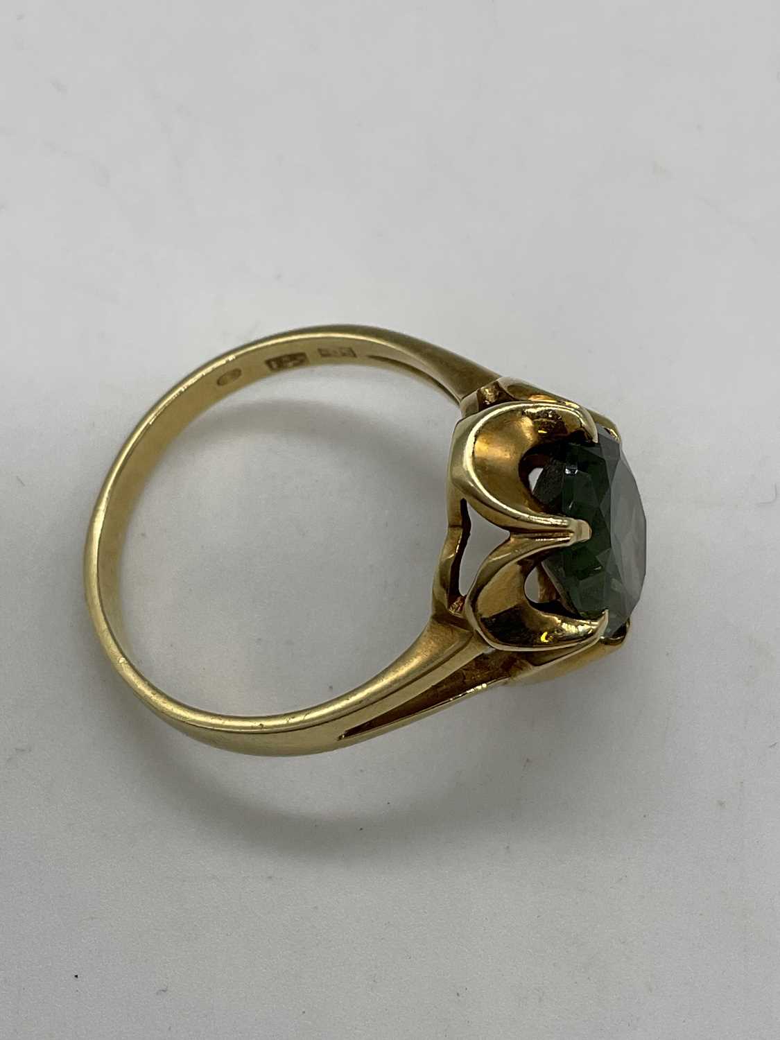 A 14ct yellow gold dress ring set with pale green stone (possible chrome tourmaline), size N, - Image 4 of 4