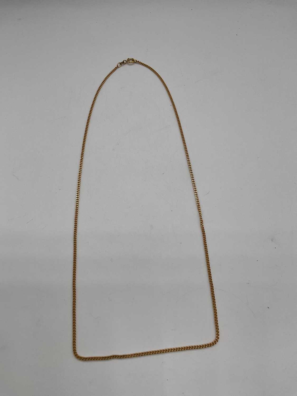 A 9ct yellow gold flat link chain, length 54cm, approx. 7.4g.