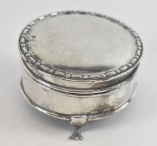 A George V hallmarked silver trinket box, Birmingham 1910.