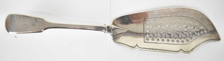 A William IV hallmarked silver fish server, London 1831, approx. 4.5ozt/140g.