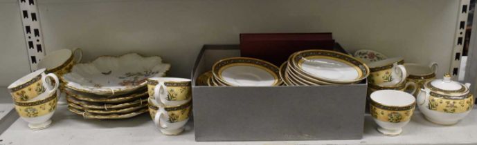 WEDGWOOD; an 'India' pattern part tea service, comprising large plate, eleven saucers, nine tea