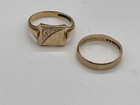 A 9ct yellow gold wedding band, size O and a 9ct yellow gold signet ring, size Q, combined approx.
