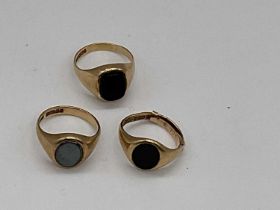 Three 9ct yellow gold signet rings, sizes, K, M and N, combined approx. 9.2g (3).