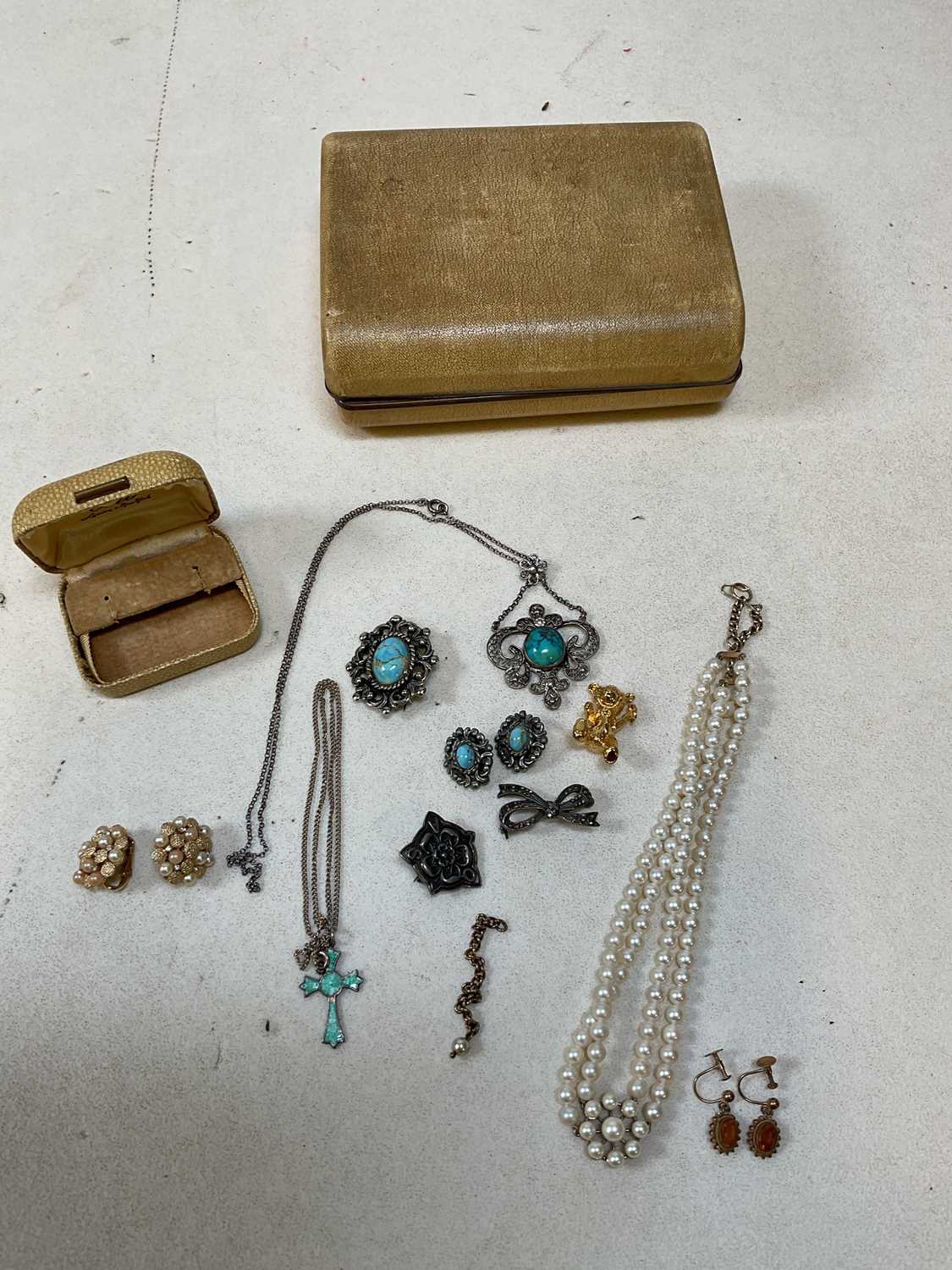 A small collection of costume jewellery, a pair of cased opera glasses, and a vintage Gucci - Image 2 of 8