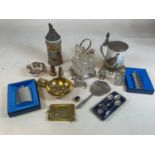 Mixed collectables including a condiment stand with bottles, steins, hip flasks and others