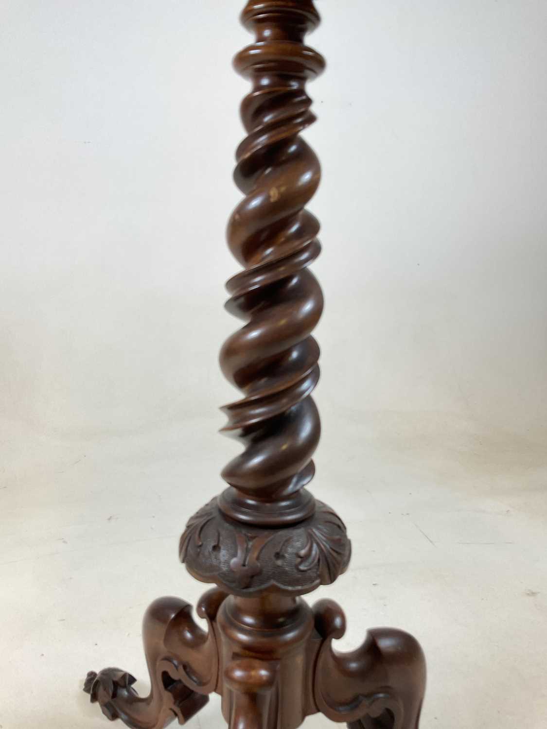 A Victorian walnut barley twist occasional table with a circular top and curved tripod base 73cm h x - Image 4 of 6