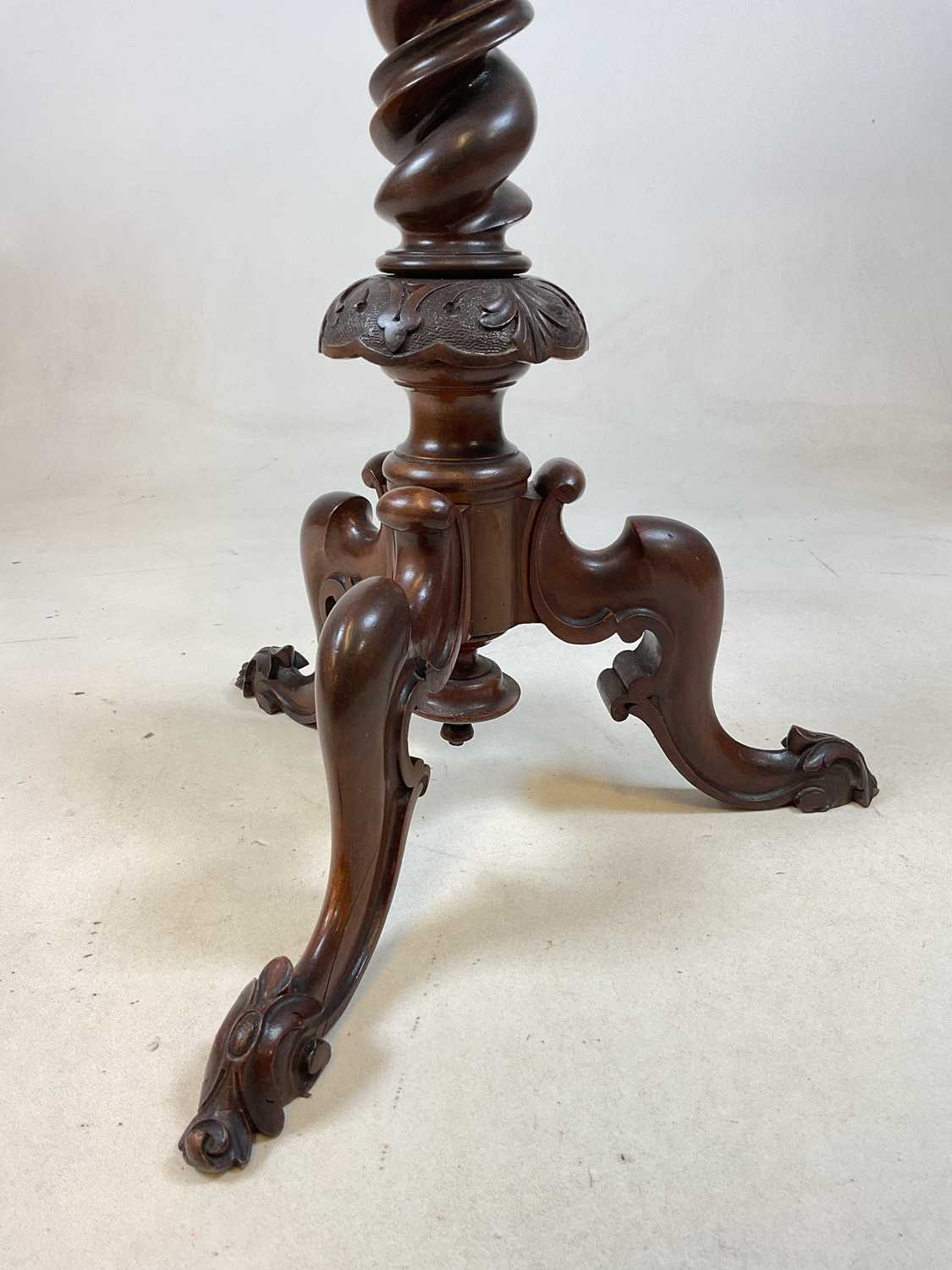A Victorian walnut barley twist occasional table with a circular top and curved tripod base 73cm h x - Image 3 of 6