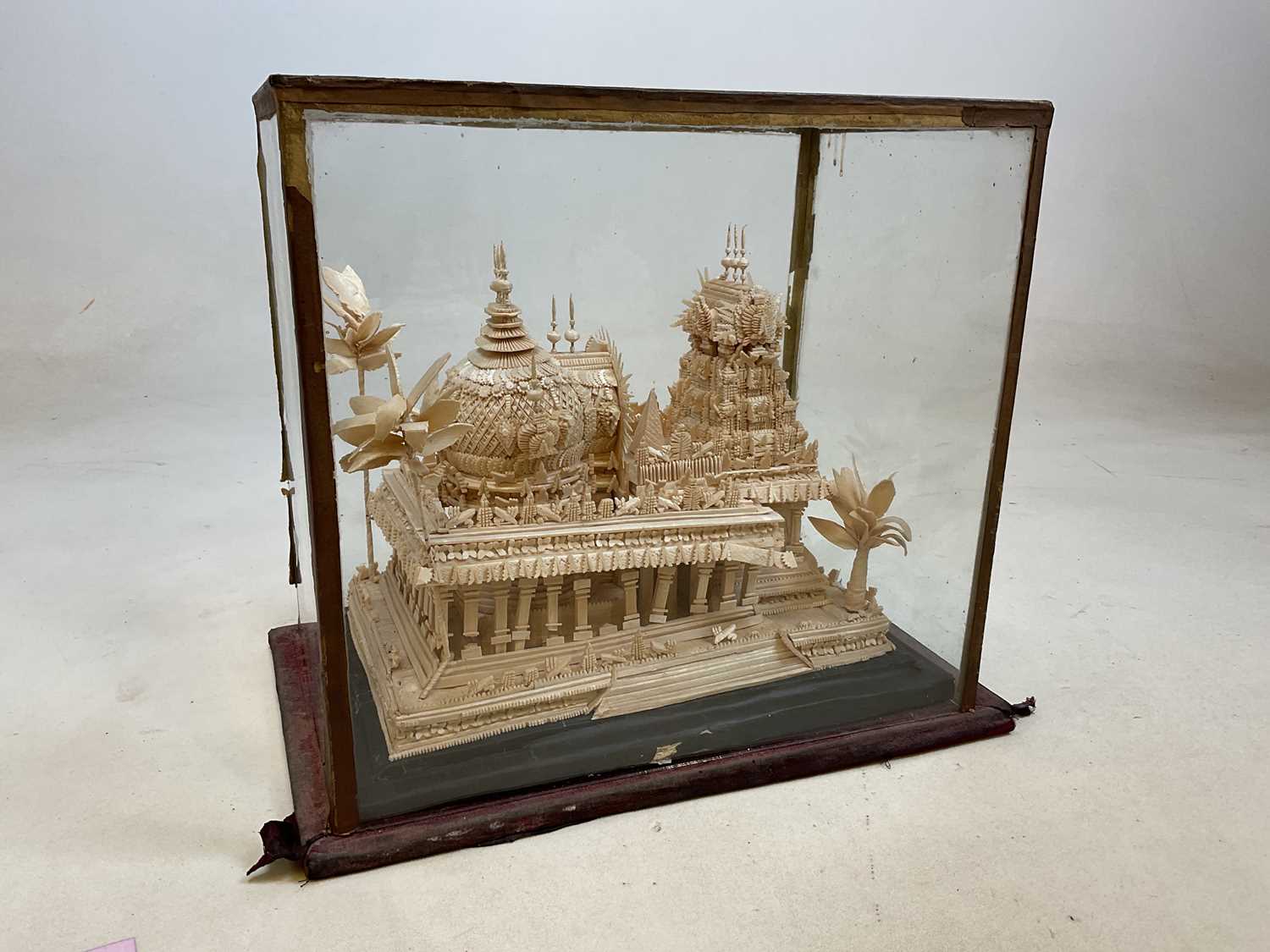A very unusual model of an unknown palace constructed from matchsticks, believed to be a WWI - Image 3 of 7