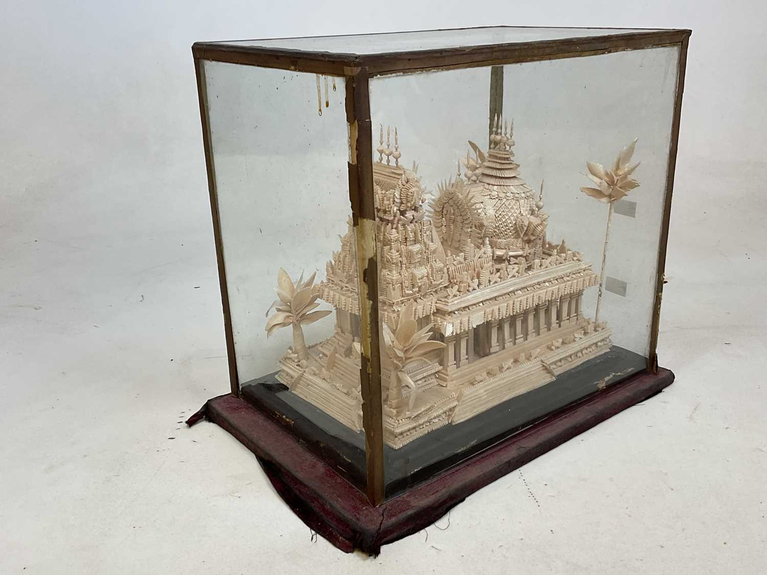 A very unusual model of an unknown palace constructed from matchsticks, believed to be a WWI - Image 2 of 7