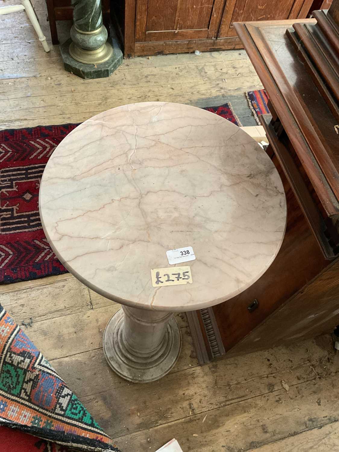 A decorative marble column, height 100cm, diameter of top 37cm.Provenance: Appears to be in fair - Image 2 of 5