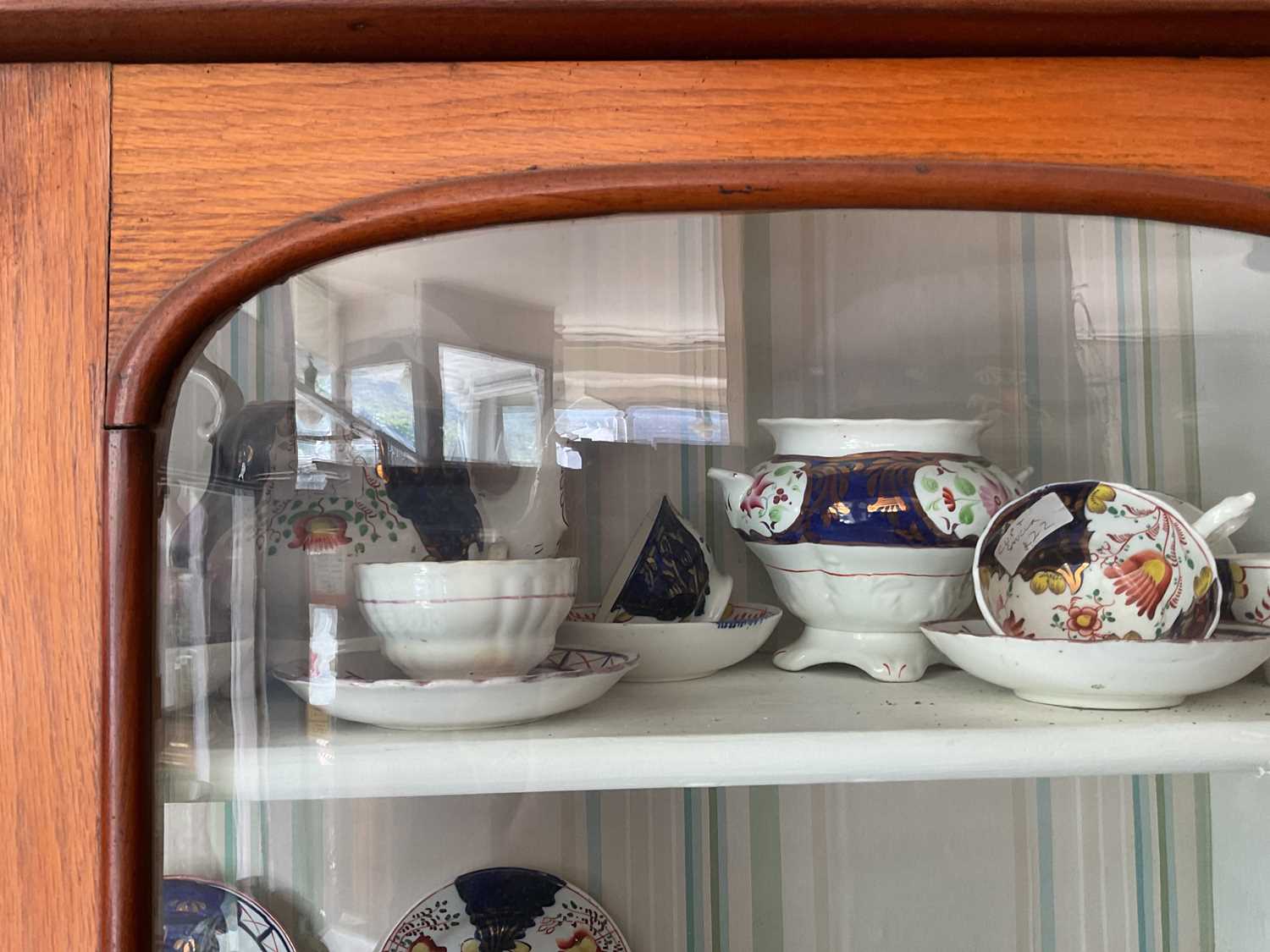 A collection of 19th century and later Gaudy Welsh style teaware, to include a teapot, various tea - Image 7 of 9