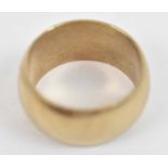 An 18ct yellow gold gent's ring, size R, approx 8.9g.