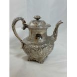 REBECCA EMES & EDWARD BARNARD; a fine George IV hallmarked silver teapot with bud finial, loop