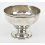 A George V hallmarked silver footed bowl, London 1922, diameter 11.5cm, approx 2.31ozt/71.8g.