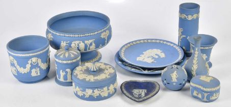 WEDGWOOD; a small quantity of jasperware to include trinket boxes, vases, a pedestal bowl, a