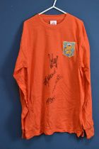 NETHERLANDS; a signed 1968 retro-style football shirt, signed to the front by Cruyff, Gullet,