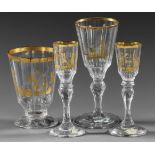 Kollektion von vier schlesischen Gläsern mit Golddekor