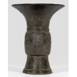Chinesische Gu-Vase im archaischen Stil der Ming-Dynastie